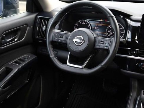 Certified 2025 Nissan Pathfinder SV AWD/4WD image 25