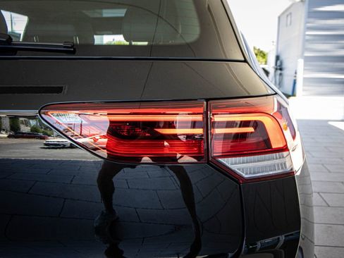 New 2026 Volkswagen GTI SE FWD image 17