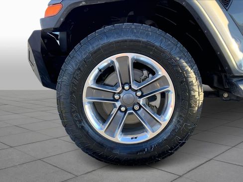 Used 2018 Jeep Wrangler Unlimited Sahara image 11