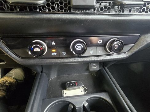 Used 2024 Honda HR-V LX image 18