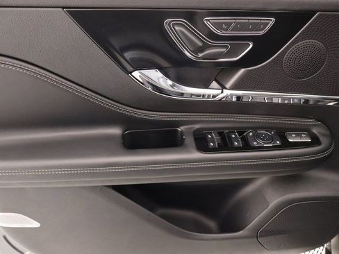 New 2026 Lincoln Corsair Premiere FWD image 16