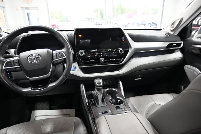 Used 2022 Toyota Highlander Platinum AWD/4WD image 14