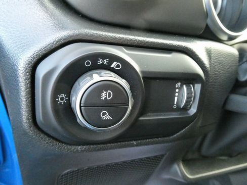 Used 2023 Jeep Gladiator Sport w/ Trailer Tow Package image 21