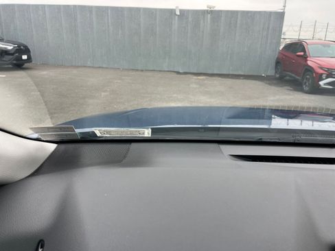 Used 2025 Toyota Camry LE image 33