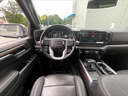 Used 2023 GMC Sierra 1500 SLT w/ SLT Premium Package AWD/4WD image 17