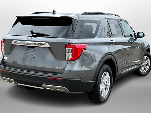Used 2022 Ford Explorer XLT w/ Equipment Group 202A image 11