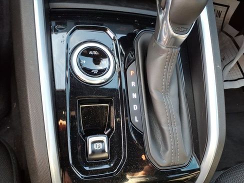 Used 2023 Chevrolet Colorado LT w/ LT Convenience Package II image 25