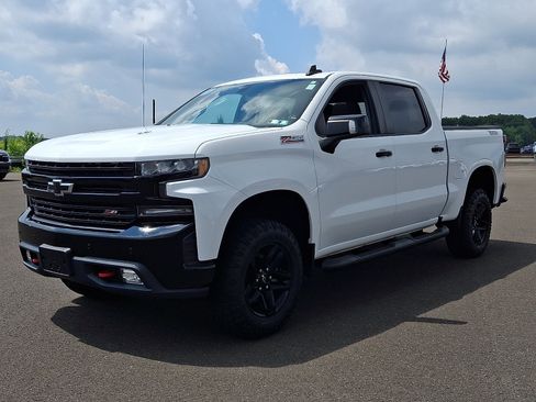 Used 2020 Chevrolet Silverado 1500 LT Trail Boss AWD/4WD image 3