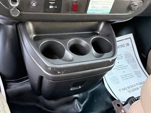 Used 2011 Chevrolet Express 2500 RWD image 16