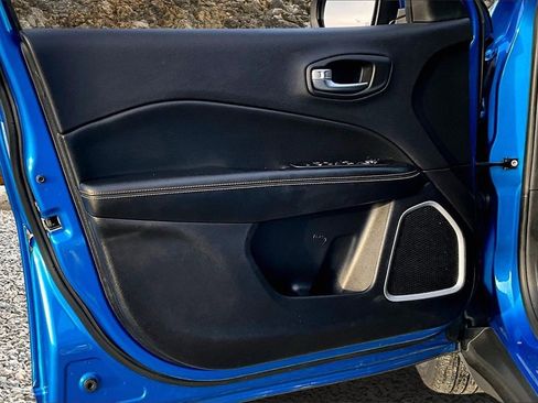 Used 2018 Jeep Compass Latitude w/ Popular Equipment Group image 21