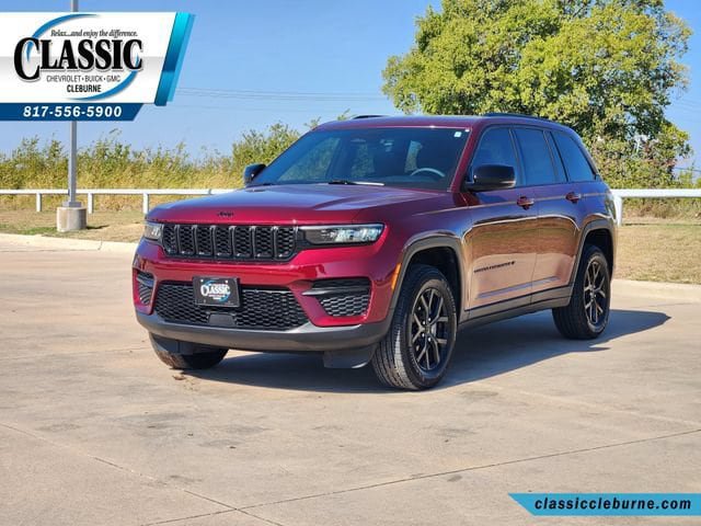 Used 2025 Jeep Grand Cherokee Altitude RWD image 6