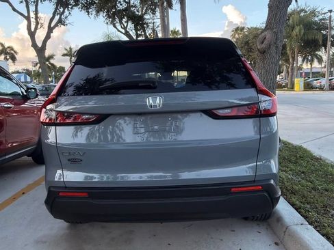 Used 2025 Honda CR-V EX image 9