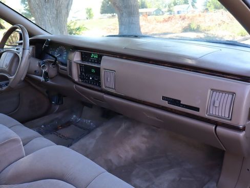 Used 1996 Buick Roadmaster Estate RWD image 17