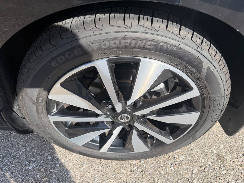 Used 2023 Nissan Sentra SV w/ SV Premium Package FWD image 19