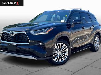 Used 2025 Toyota Highlander Platinum video 1