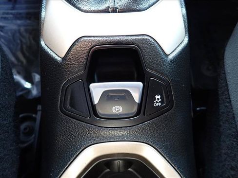 Used 2015 Jeep Renegade Limited w/ Trailer Tow Group AWD/4WD image 20