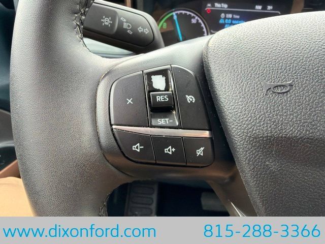 Used 2023 Ford Maverick Lariat w/ Lariat Luxury Package FWD image 16