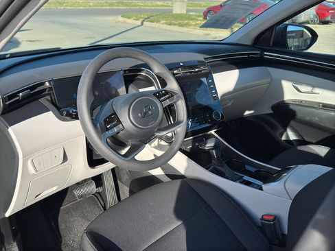 Certified 2024 Hyundai Tucson SE image 12