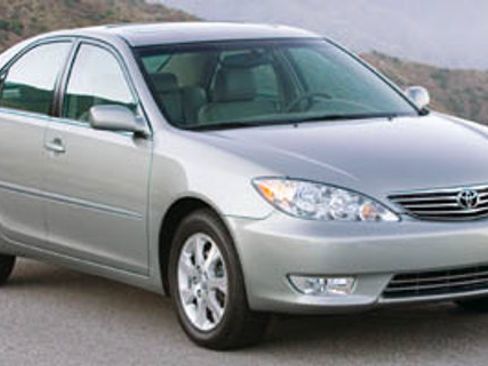 Used 2005 Toyota Camry XLE FWD image 1