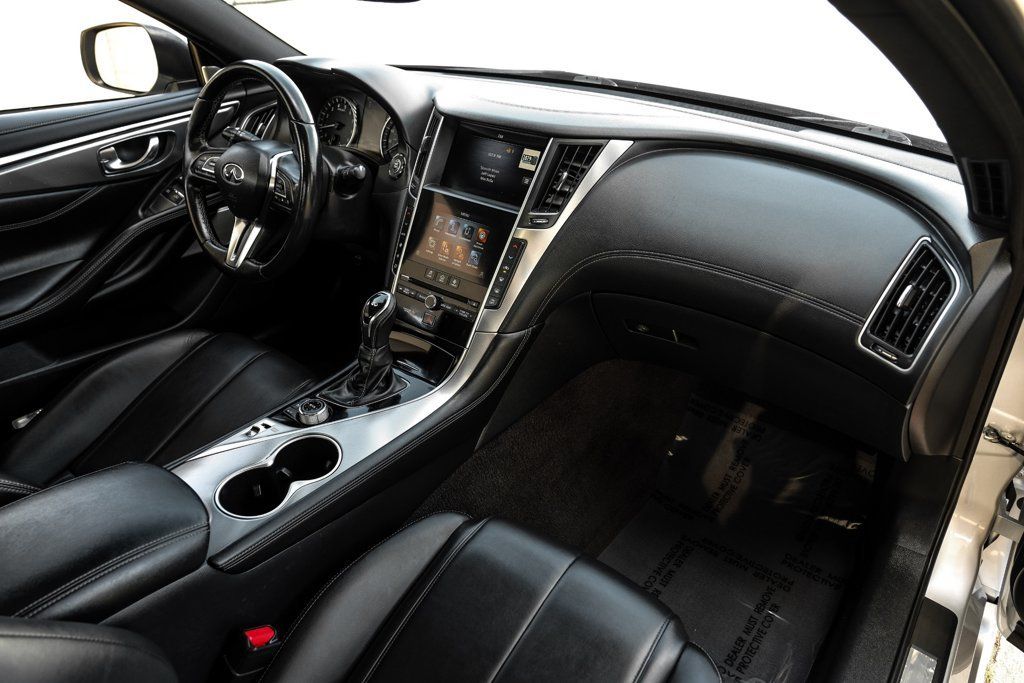 Used 2020 INFINITI Q60 3.0t Luxe AWD/4WD image 12