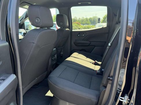 Used 2023 Chevrolet Colorado LT w/ LT Convenience Package II AWD/4WD image 14