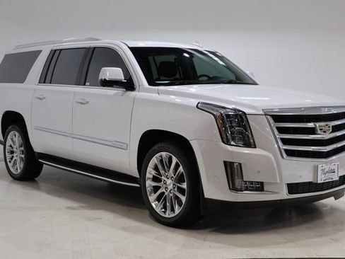 Used 2019 Cadillac Escalade ESV Luxury AWD/4WD image 1