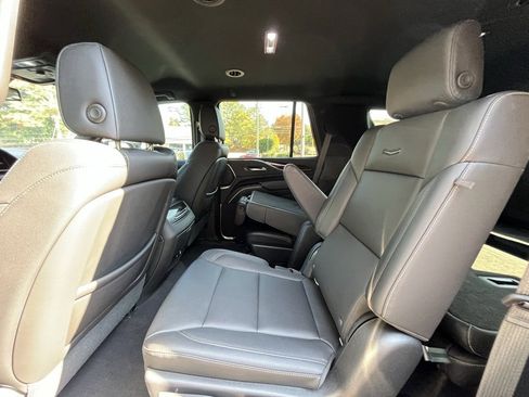 Used 2021 Cadillac Escalade Luxury image 28