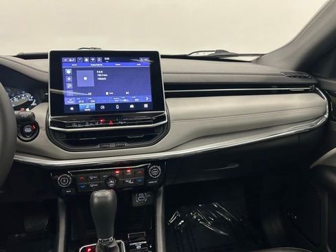 Used 2024 Jeep Compass Limited w/ Sun and Sound Group image 38