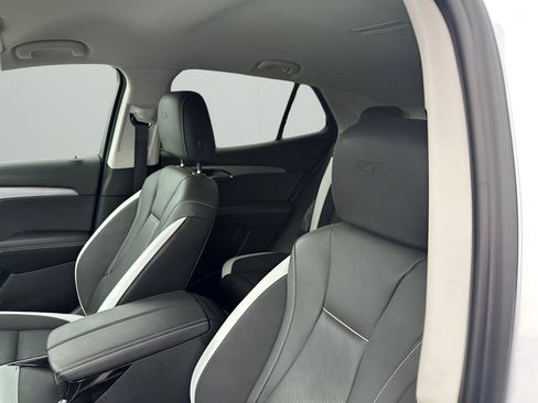 Used 2025 Buick Envision Sport Touring image 27