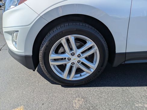 Used 2018 Chevrolet Equinox Premier image 11