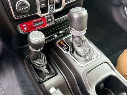 Used 2022 Jeep Wrangler Unlimited Rubicon 4xe w/ Cold Weather Group image 18