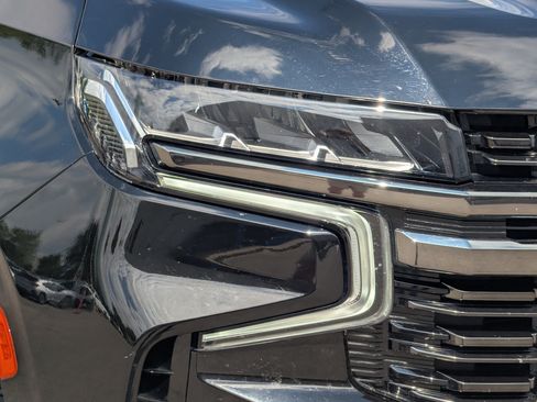 Used 2021 Chevrolet Suburban RST w/ Rear Media and Nav Package AWD/4WD image 17