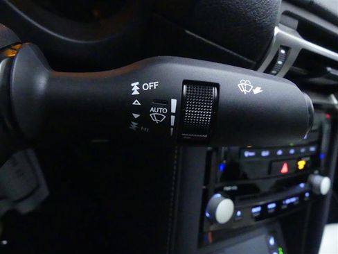 Used 2022 Lexus IS 500 image 25