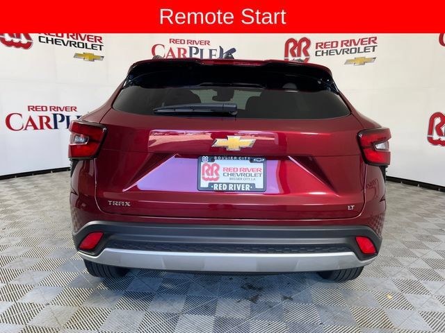 Used 2025 Chevrolet Trax LT w/ LT Convenience Package FWD image 7