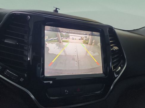 Used 2019 Jeep Cherokee Limited AWD/4WD image 24