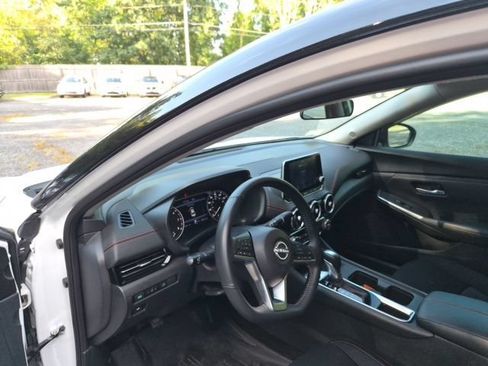Used 2024 Nissan Sentra SR FWD image 14