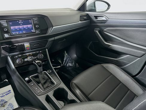 Used 2024 Volkswagen Jetta SE image 22