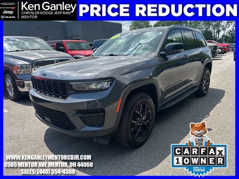Used 2024 Jeep Grand Cherokee Altitude AWD/4WD image 3