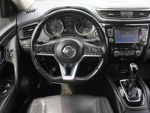 Used 2017 Nissan Rogue SL image 10