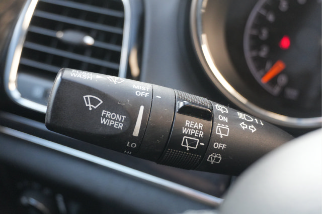 Used 2020 Jeep Grand Cherokee Overland AWD/4WD image 36