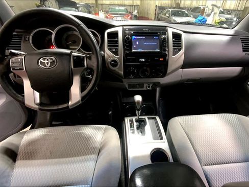 Used 2013 Toyota Tacoma 4x4 Access Cab w/ SR5 Pkg image 16