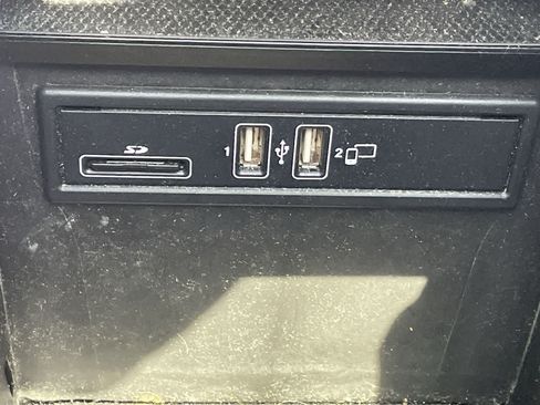 Used 2019 Mercedes-Benz GLC 300 4MATIC image 27
