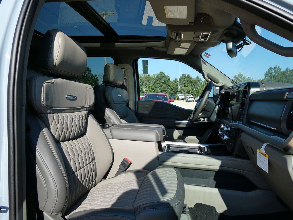 New 2027 Ford F250 Platinum w/ Platinum Plus Package AWD/4WD image 12
