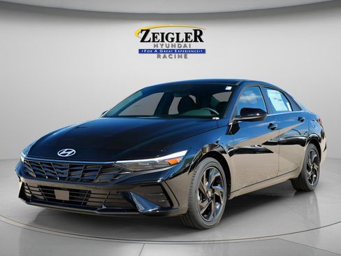 New 2026 Hyundai Elantra SEL Sport Premium FWD image 3