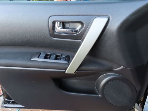 Used 2013 Nissan Rogue SV image 24