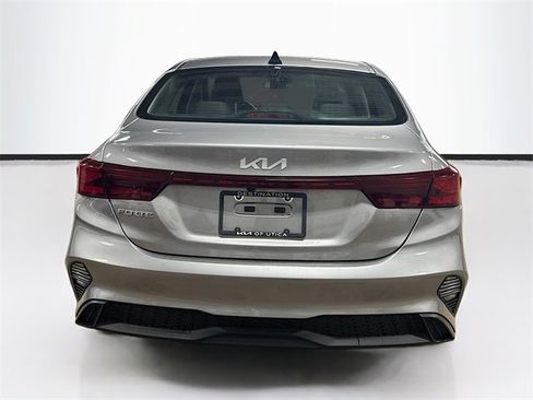Used 2023 Kia Forte LXS w/ LXS Technology Package image 6