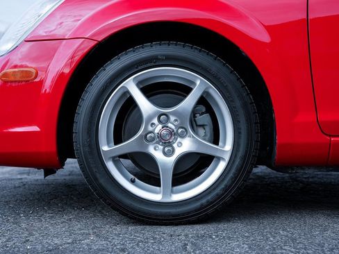 Used 2003 Toyota MR2 image 21