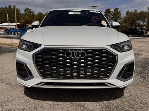 Used 2022 Audi Q5 2.0T Premium w/ Convenience Package image 2