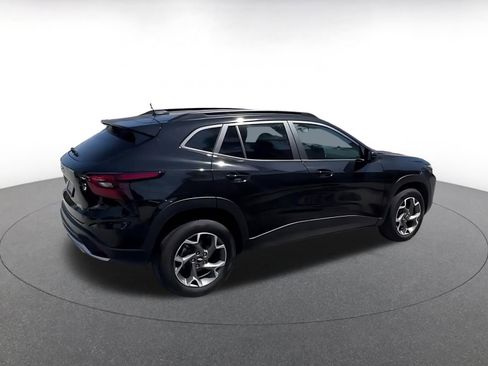 Used 2025 Chevrolet Trax LT FWD image 14