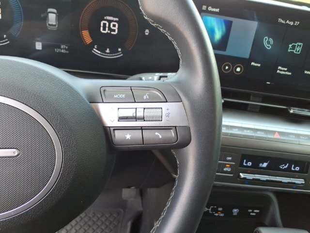 Used 2025 Hyundai Kona SEL AWD/4WD image 25